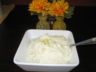 Easter Menu: Garlic and Sour Cream Mashed Potatoes