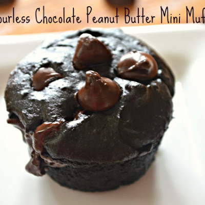 Flourless Chocolate Peanut Butter Mini Muffins {Easiest Muffins Ever!}